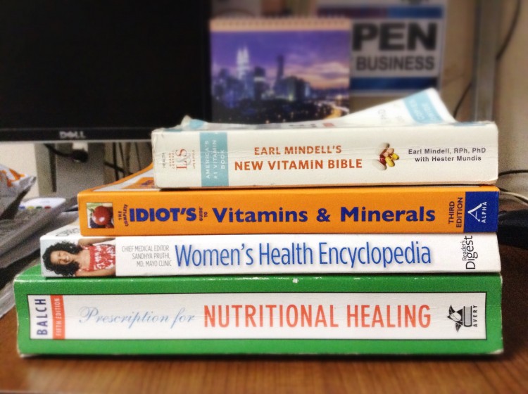 Koleksi buku nutrisi, New vitamin bible, prescription for nutritional healing, idiot guide vitamin and minerals, women's health encylopedia